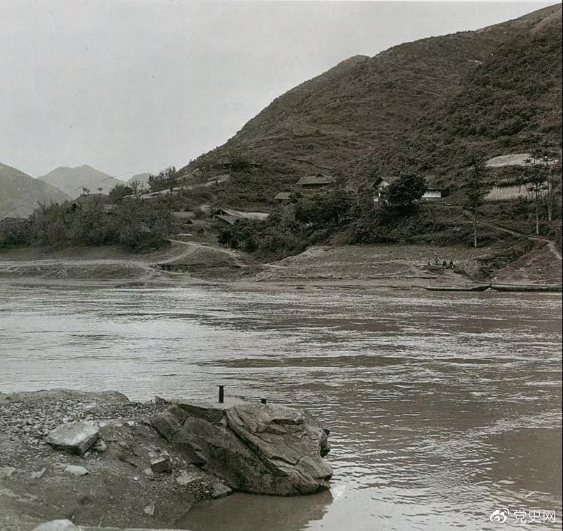 1935年1月,红一方面军一渡赤水的渡口之一——土城渡口。
